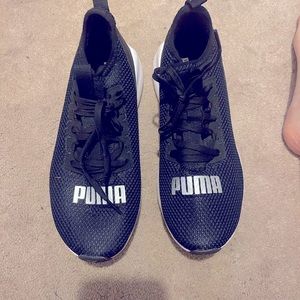 Women’s tennis shoes